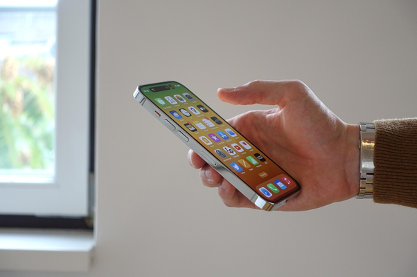 Refurbished iPhone in 2025: Which Model is the Smartest Buy?